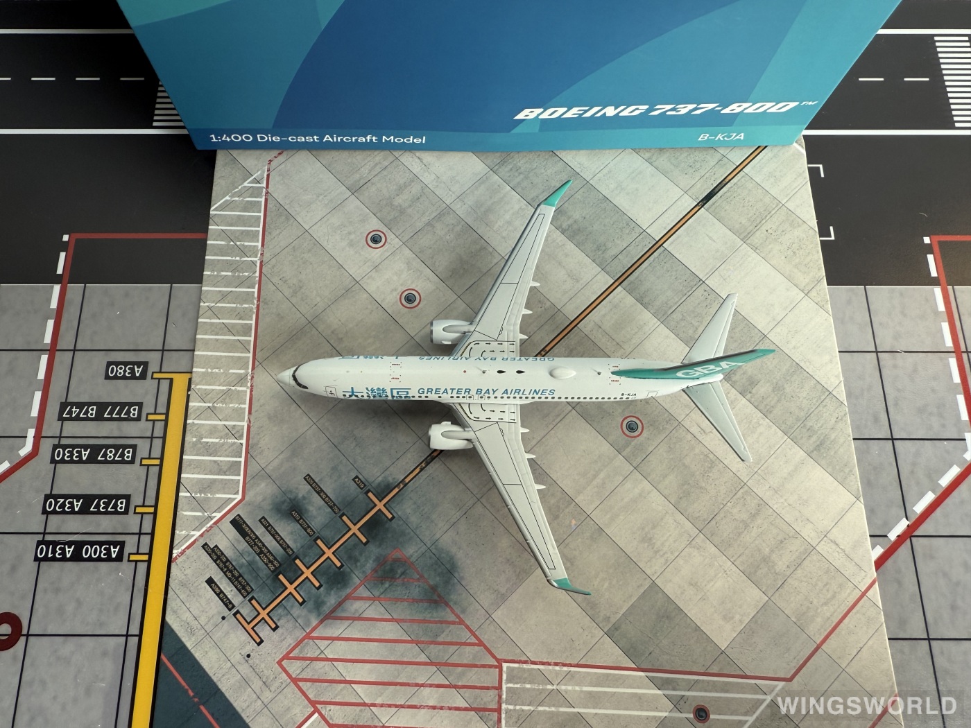 AeroPolaris 1:400 HA7380006 Greater Bay Airlines 大湾区航空 Boeing 737-800 B-KJA