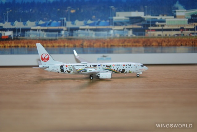 JC Wings 1:400 EW4738012 Japan Transocean Air 日本越洋航空 Boeing 737-800 JA11RK