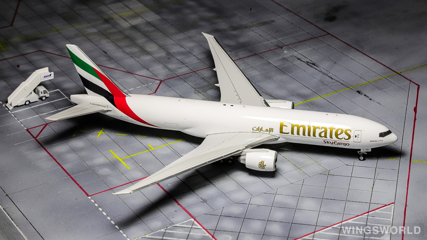 Phoenix 1:400 PH10324 Emirates 阿联酋航空 Boeing 777F A6-EFD