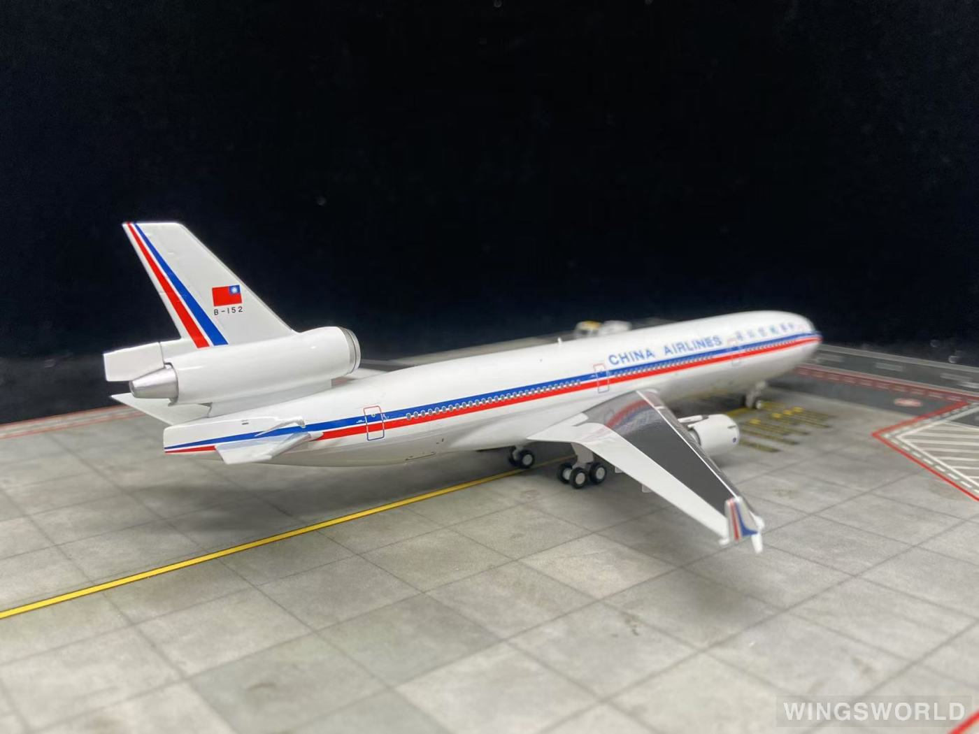 C Model 1:400 C0033 China Airlines 中华航空 McDonnell Douglas MD-11 B-152