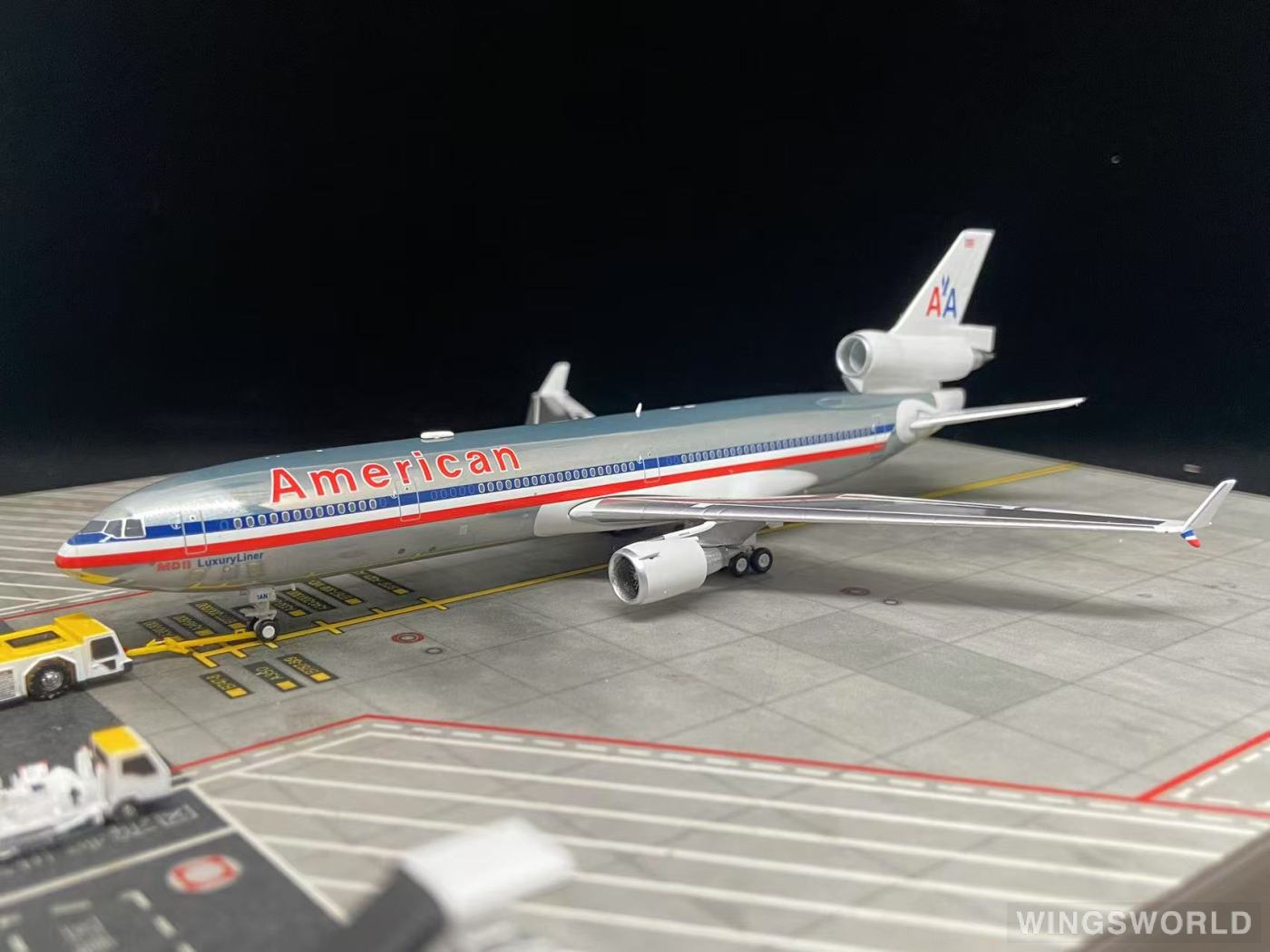 Pandamodel 1:400 PM62425 American Airlines 美国航空 McDonnell Douglas MD-11 N1761R