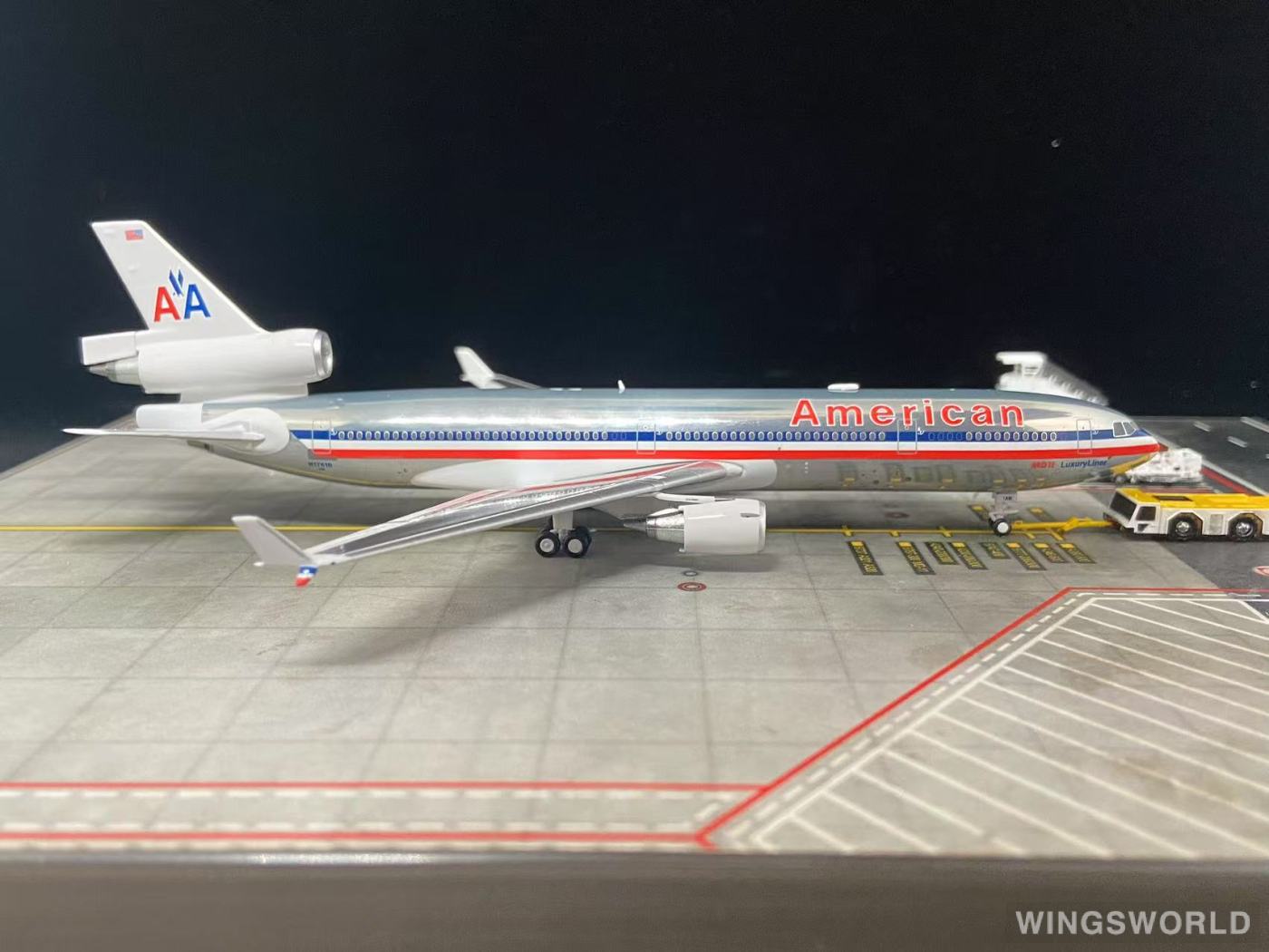 Pandamodel 1:400 PM62425 American Airlines 美国航空 McDonnell Douglas MD-11 N1761R