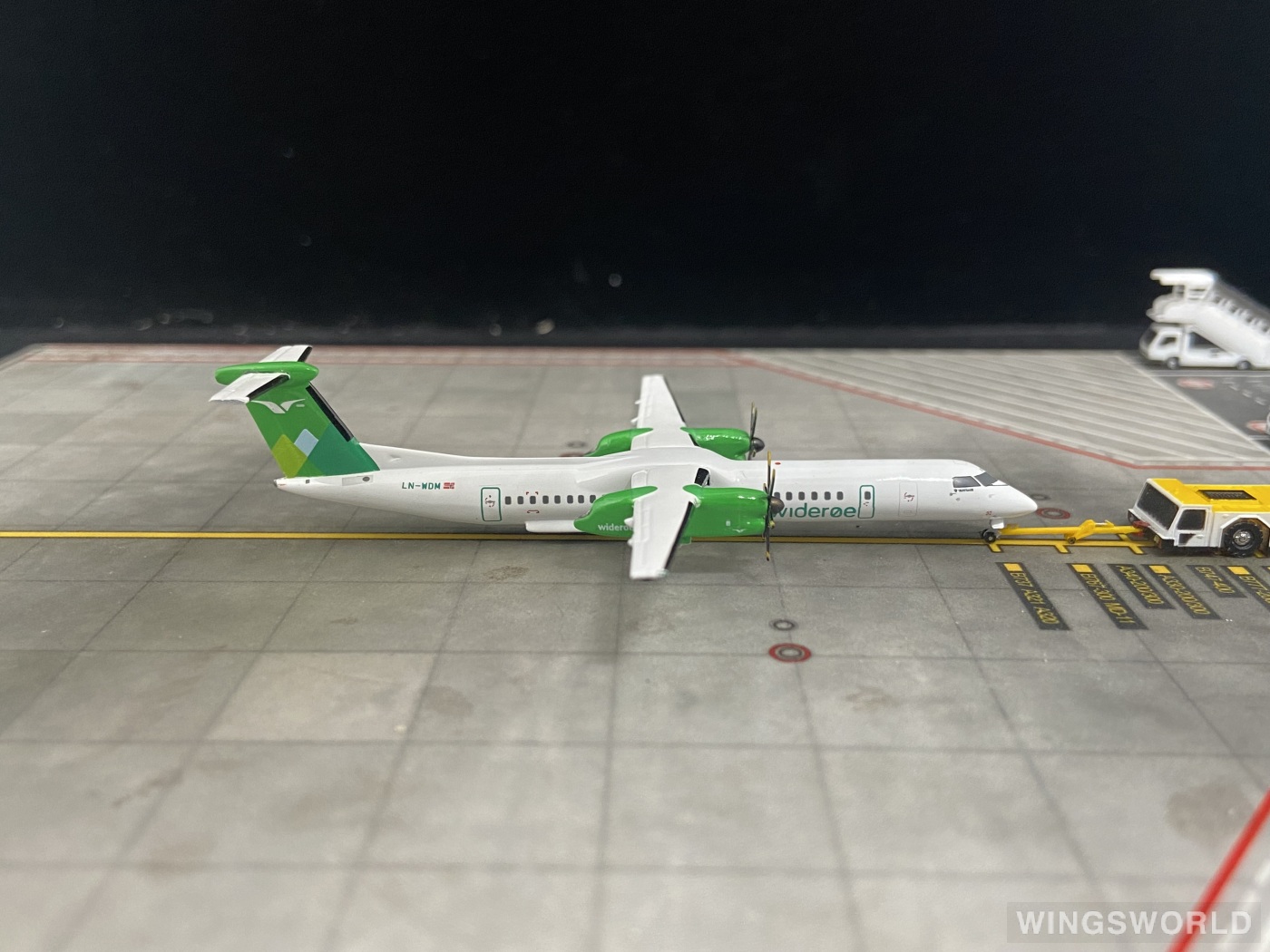 Geminijets 1:400 GJWIF2290 Wideroe 维德罗航空 Bombardier Dash 8-400 LN-WDM