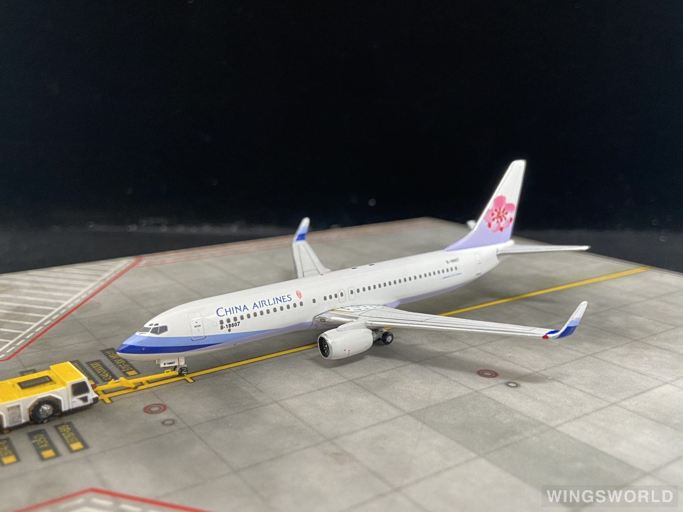 Phoenix 1:400 PH10365B China Airlines 中华航空 Boeing 737-800 B-18607