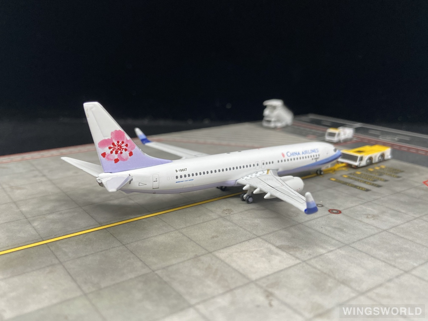 Phoenix 1:400 PH10365B China Airlines 中华航空 Boeing 737-800 B-18607