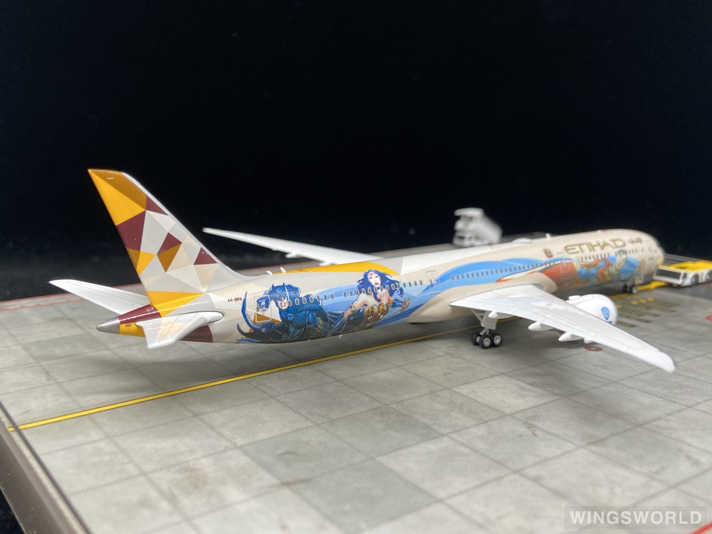 Phoenix 1:400 PH04608 Etihad Airways 阿提哈德航空 Boeing 787-10 A6-BMA