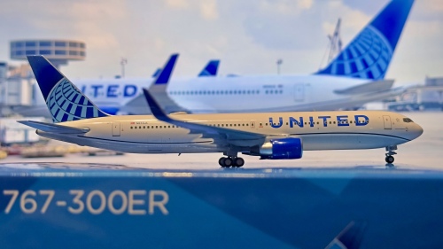 DeAGOSTINI 1:400 NAMC YS-11 JAS 日本佳速航空18-2 JA8805 图片和二手