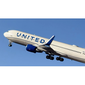 United Airlines 美国联合航空 Boeing 767-300ER N673UA  NG17003 NGmodels 1:400