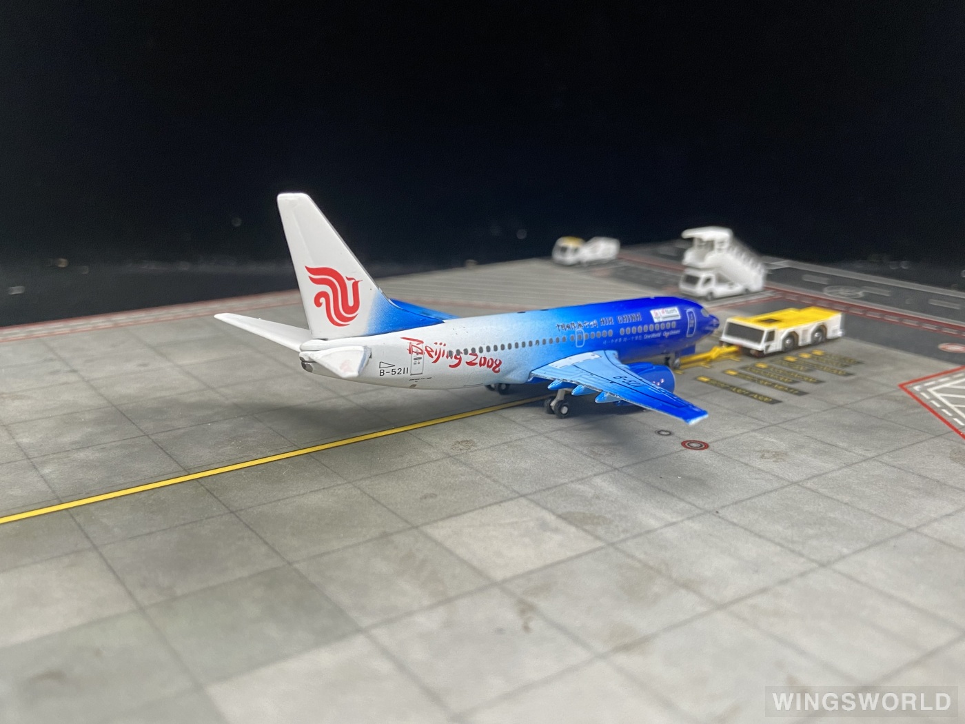 Pandamodel 1:400 73701 Air China 中国国际航空 Boeing 737-700 B-5211