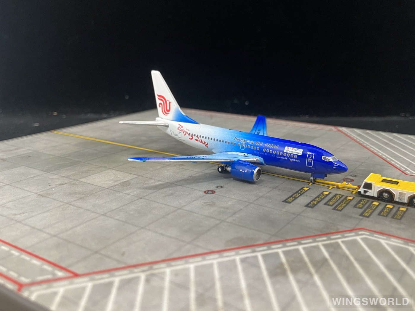 Pandamodel 1:400 73701 Air China 中国国际航空 Boeing 737-700 B-5211