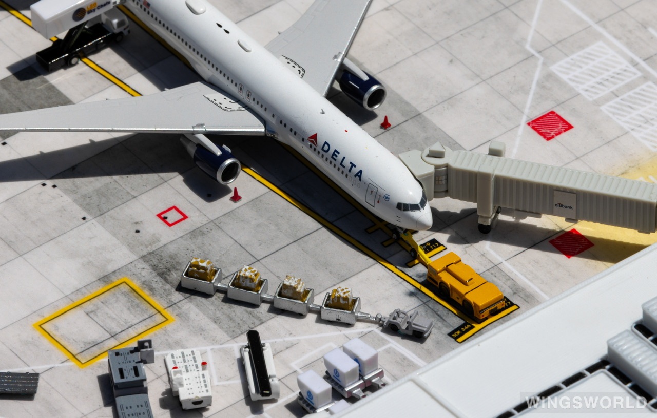 Pandamodel 1:400 PM62430 Delta Air Lines 达美航空 Boeing 767-300ER N176DZ