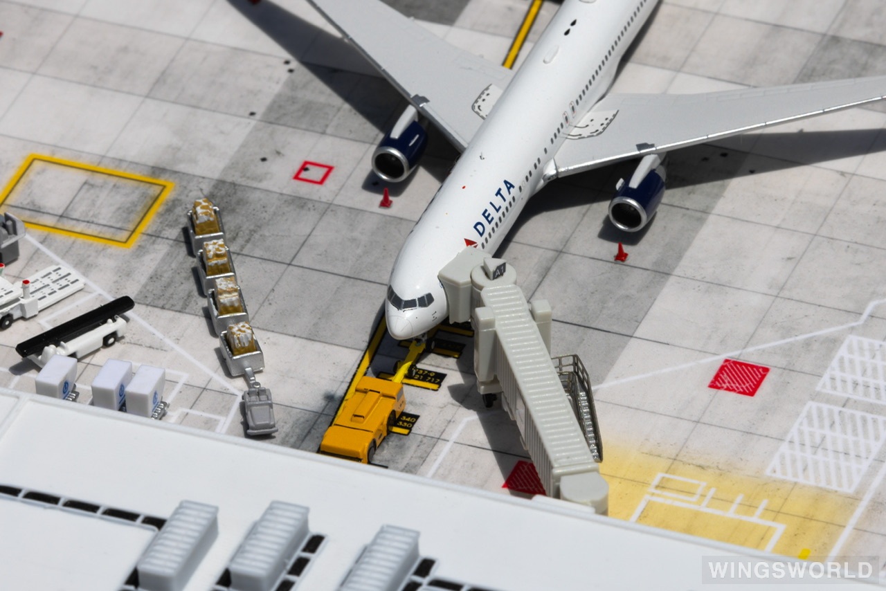 Pandamodel 1:400 PM62430 Delta Air Lines 达美航空 Boeing 767-300ER N176DZ