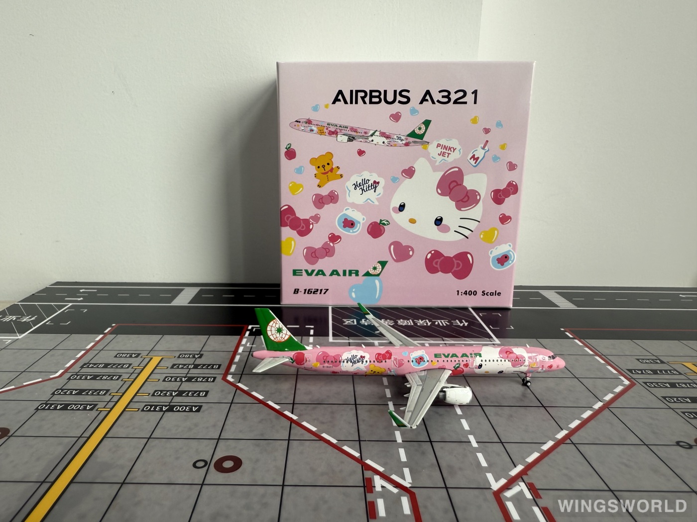 Phoenix 1:400 PH04635 EVA Air 长荣航空 Airbus A321 B-16217