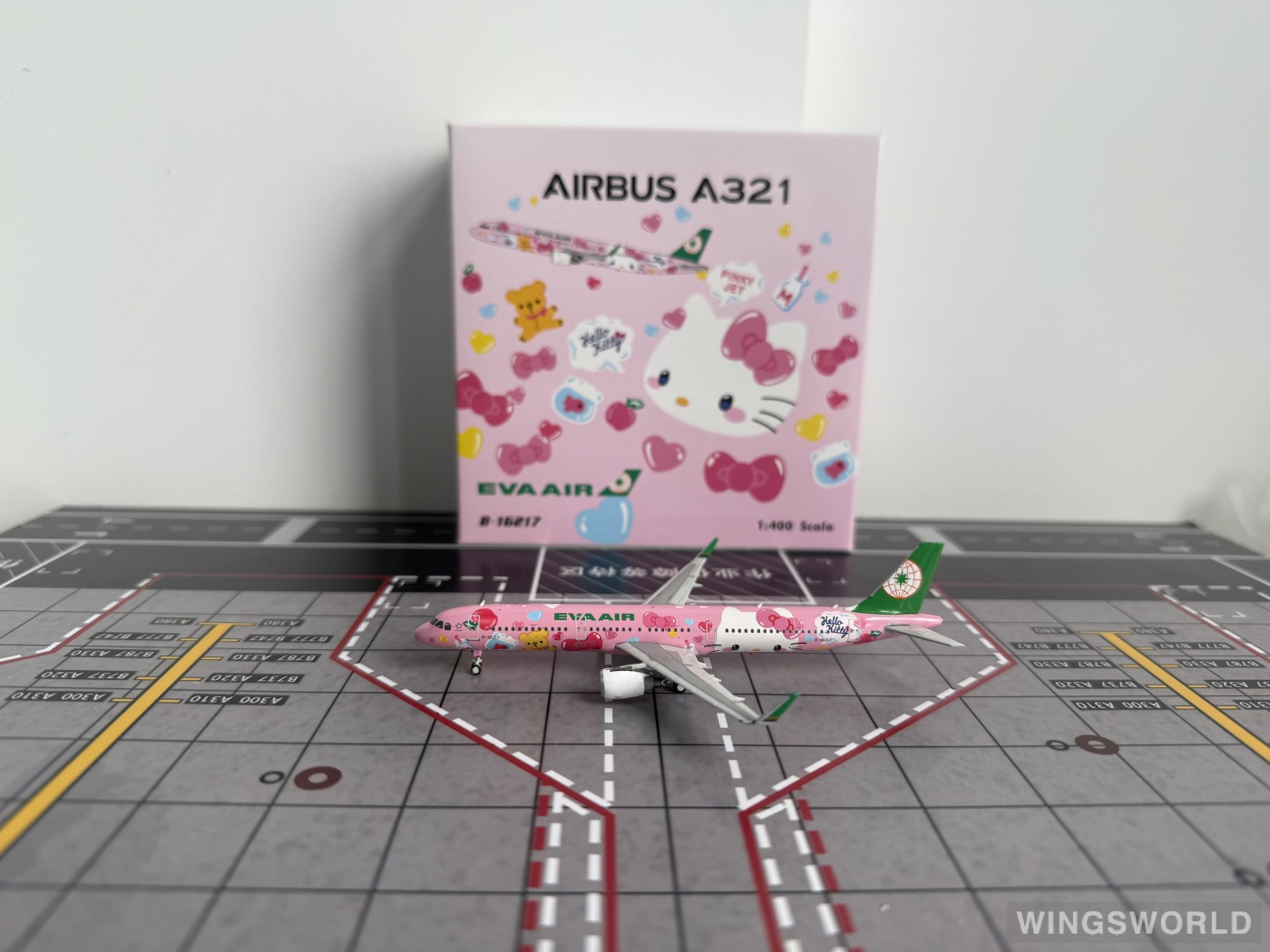 Phoenix 1:400 PH04635 EVA Air 长荣航空 Airbus A321 B-16217