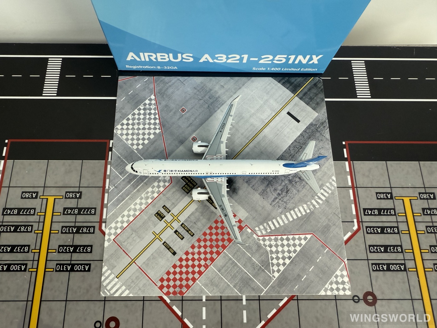 HYJLwings 1:400 HY2100095 XiamenAir 厦门航空 Airbus A321neo B-32GA