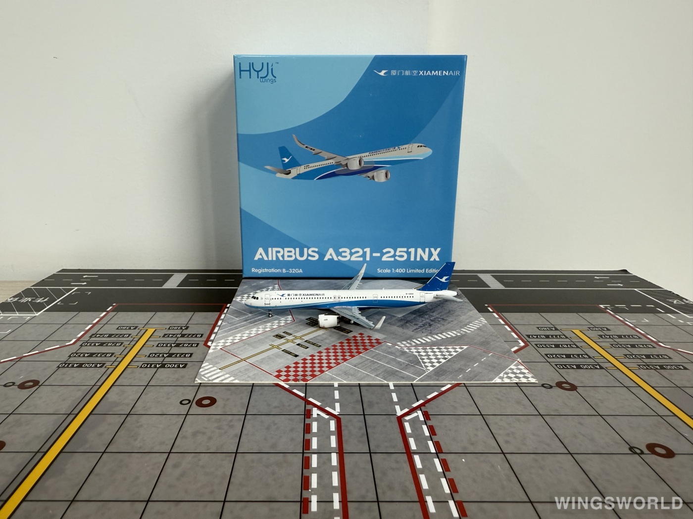 HYJLwings 1:400 HY2100095 XiamenAir 厦门航空 Airbus A321neo B-32GA