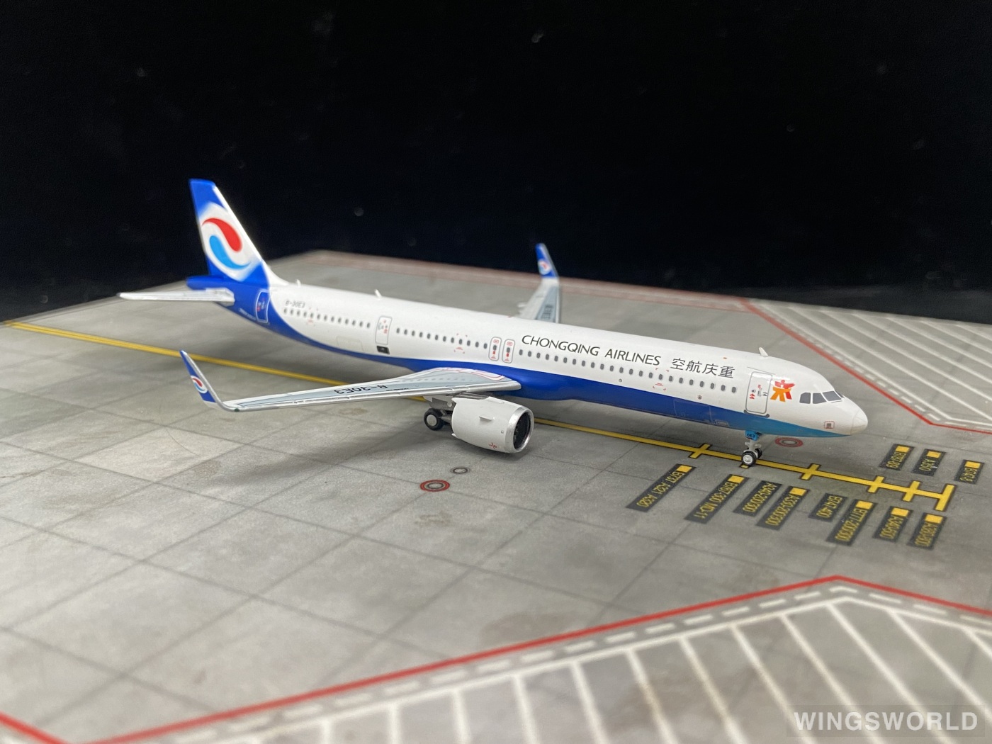 NGmodels 1:400 NG13007 Chongqing Airlines 重庆航空 Airbus A321neo B-30E3
