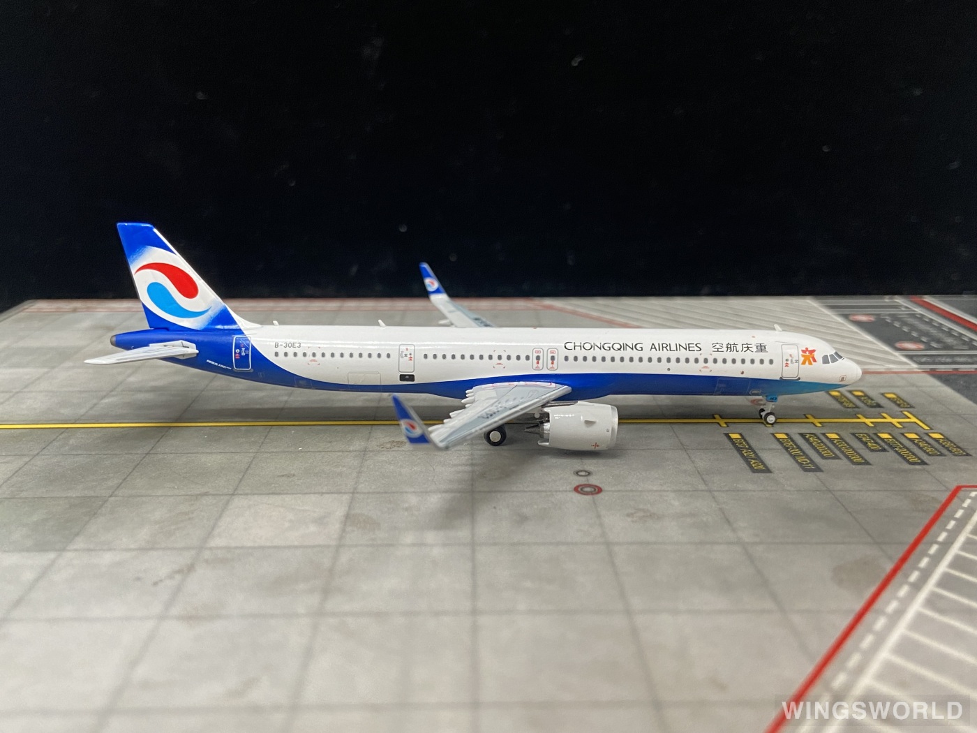 NGmodels 1:400 NG13007 Chongqing Airlines 重庆航空 Airbus A321neo B-30E3
