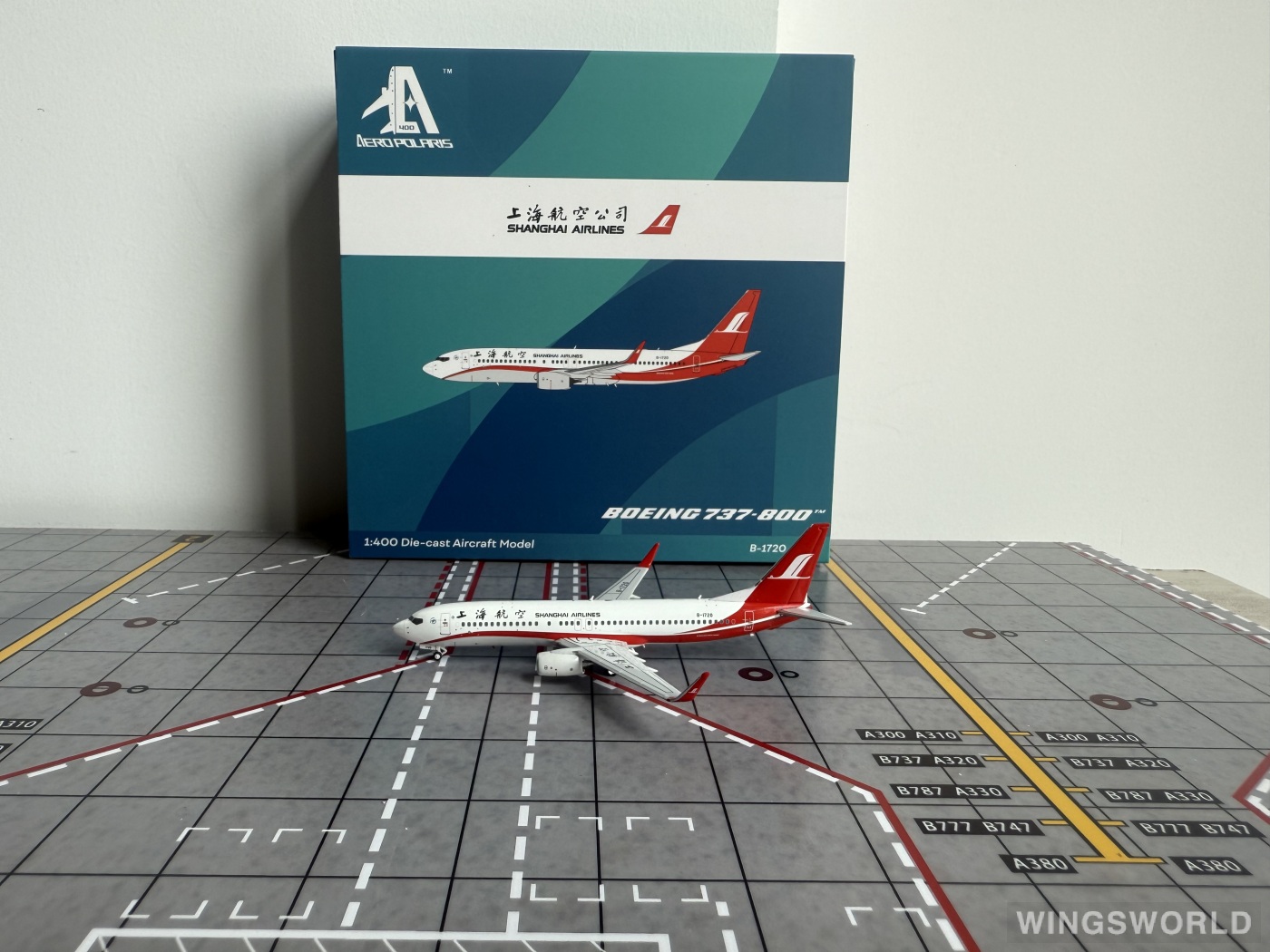 AeroPolaris 1:400 HA7380014 Shanghai Airlines 上海航空 Boeing 737-800 B-1720