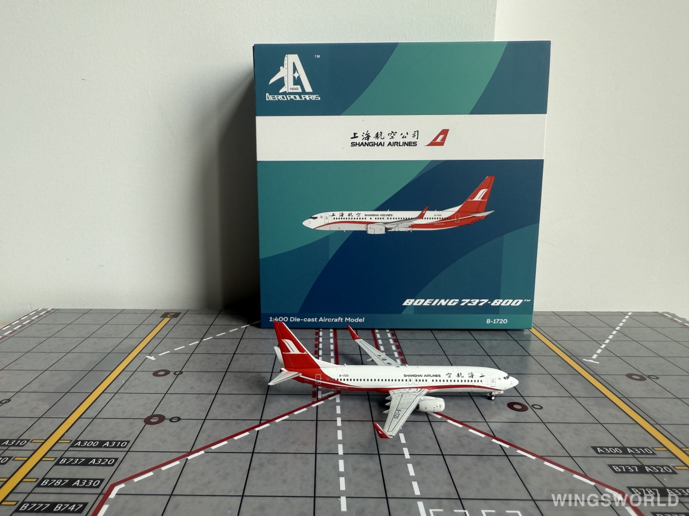 AeroPolaris 1:400 HA7380014 Shanghai Airlines 上海航空 Boeing 737-800 B-1720