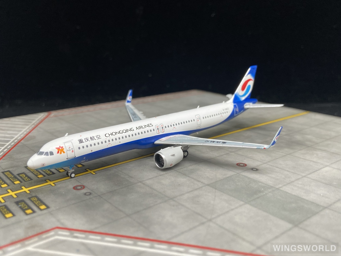 NGmodels 1:400 NG13007 Chongqing Airlines 重庆航空 Airbus A321neo B-30E3