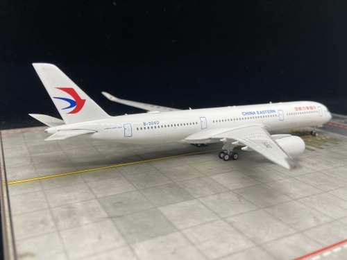 1/370 飛行機模型 中国東方航空 A350-900 1/370 飛行機模型 中国東方航空 A350-900 - メルカリ