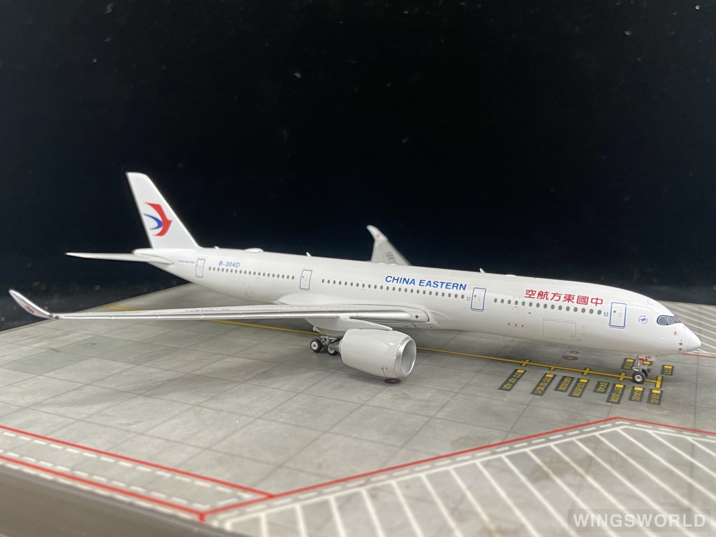 Phoenix 1:400 Airbus A350-900 China Eastern 中国东方航空