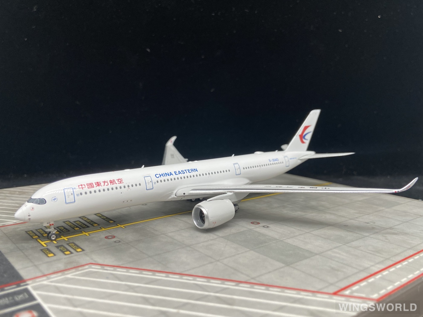 Phoenix 1:400 Airbus A350-900 China Eastern 中国东方航空
