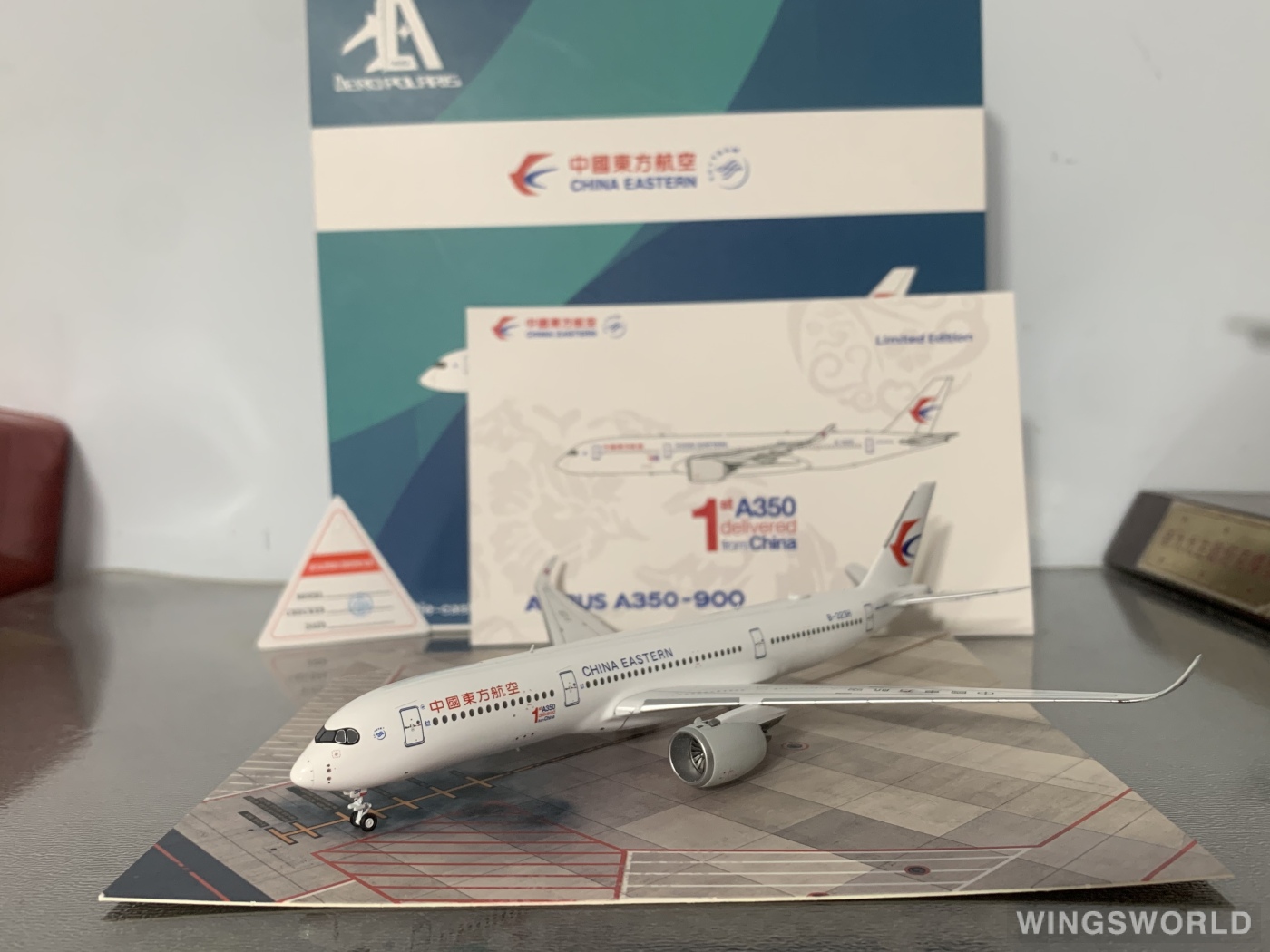 AeroPolaris 1:400 HA3590001 China Eastern 中国东方航空 Airbus A350-900 B-323H