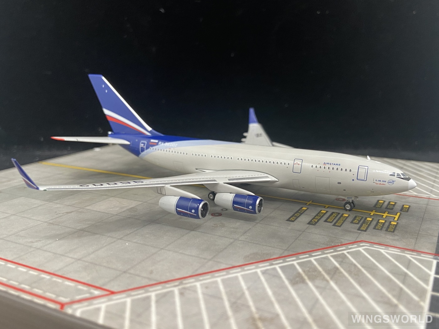 Phoenix 1:400 PH11966 Aeroflot 俄罗斯航空 Ilyushin Il-96 RA-96002