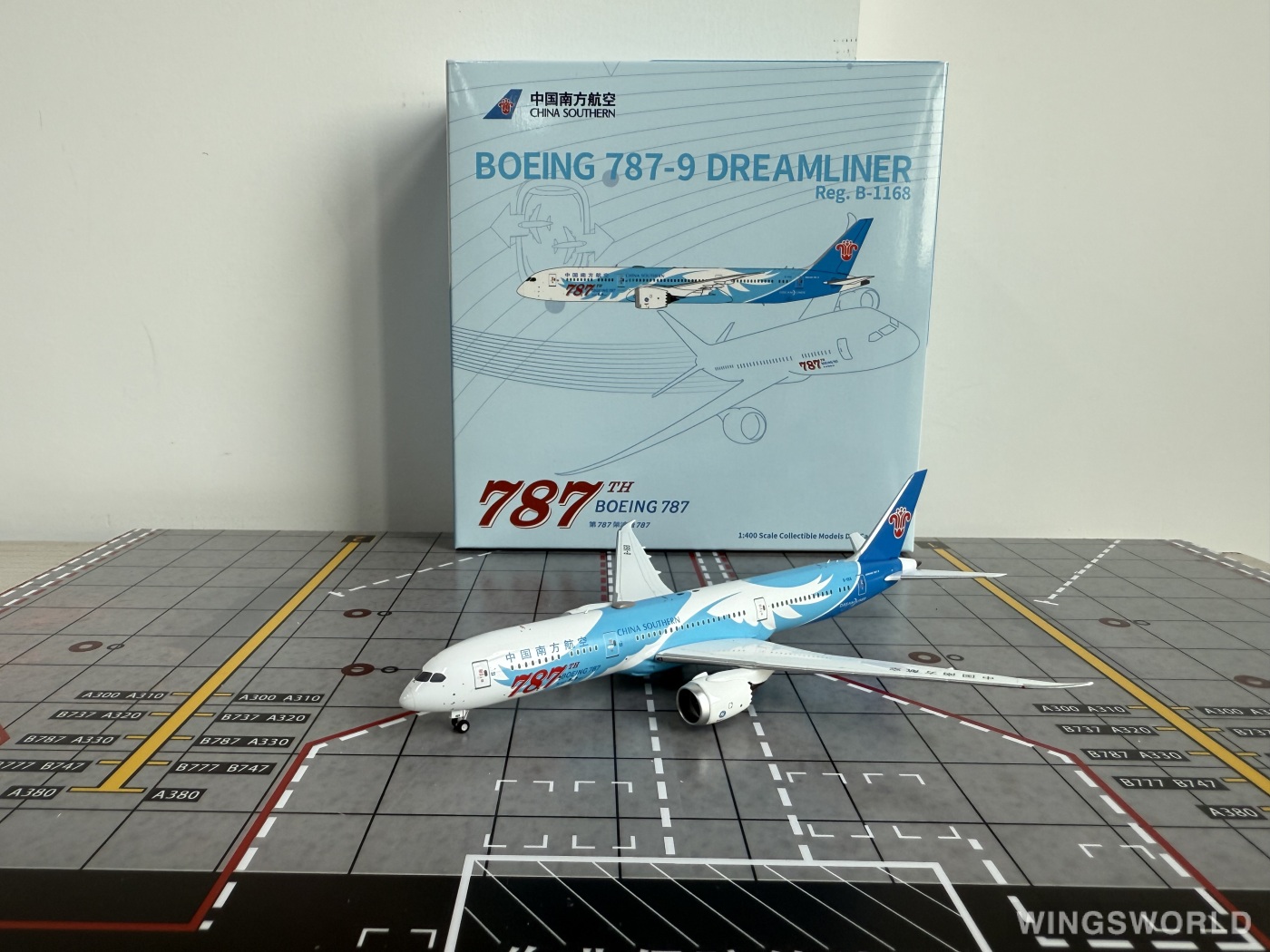 NGmodels 1:400 NG24063 China Southern 中国南方航空 Boeing 787-9 B-1168