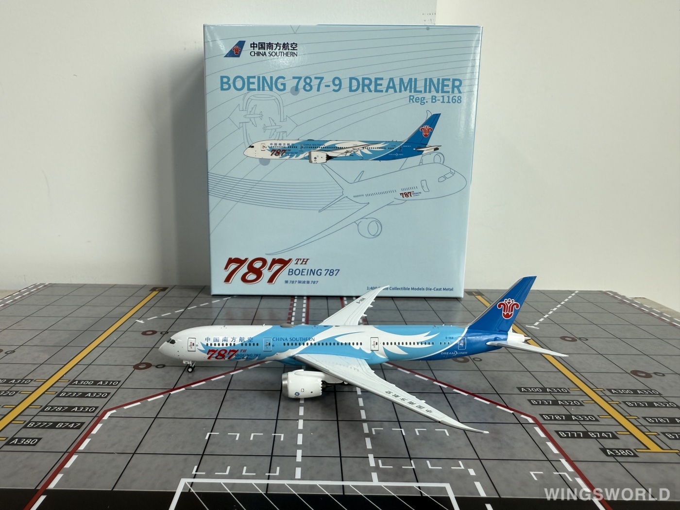 NGmodels 1:400 NG24063 China Southern 中国南方航空 Boeing 787-9 B-1168