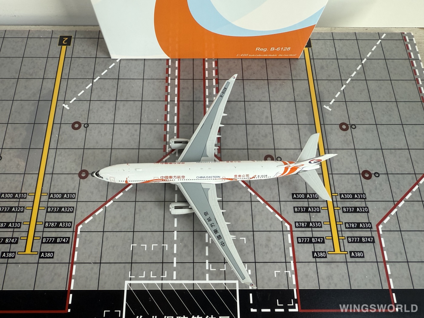 NGmodels 1:400 NG62072 China Eastern 中国东方航空 Airbus A330-300 B-6128