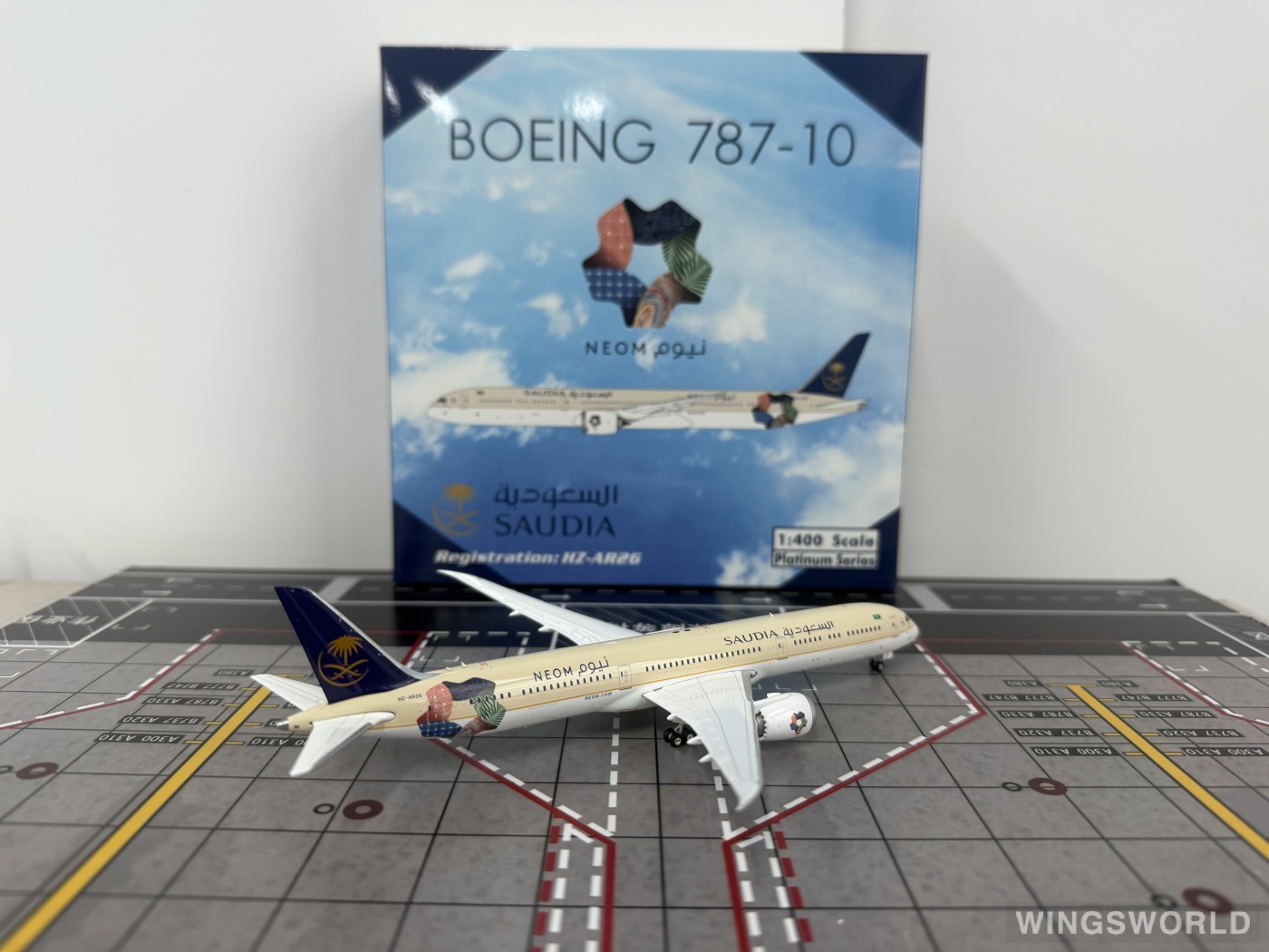Phoenix 1:400 PH11778 Saudia 沙特阿拉伯航空 Boeing 787-10 HZ-AR26
