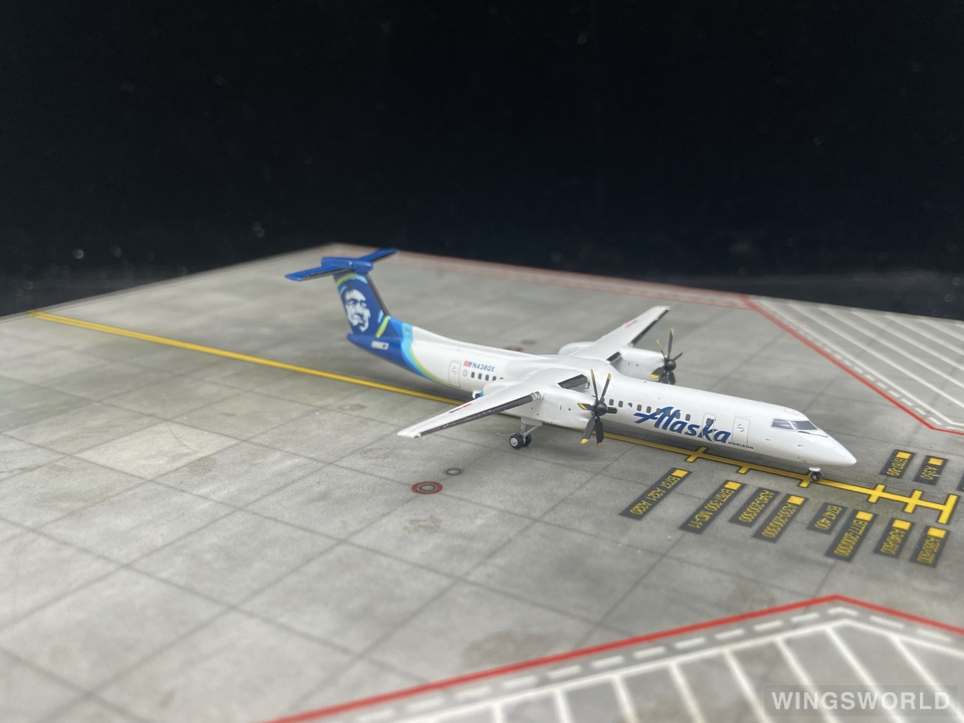 Geminijets 1:400 GJASA1760 Alaska Airlines 阿拉斯加航空 Bombardier Dash 8-400 N438QX