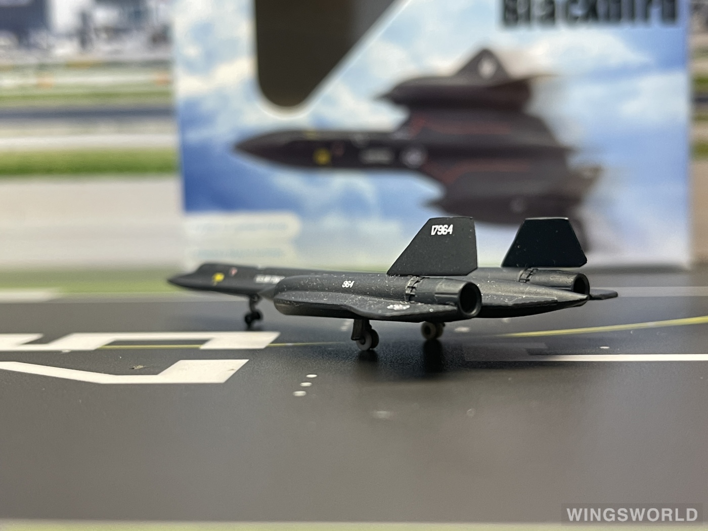 Dragon Models 1:400 56263 USAF 美国空军 Lockheed SR-71 Blackbird 61-7964