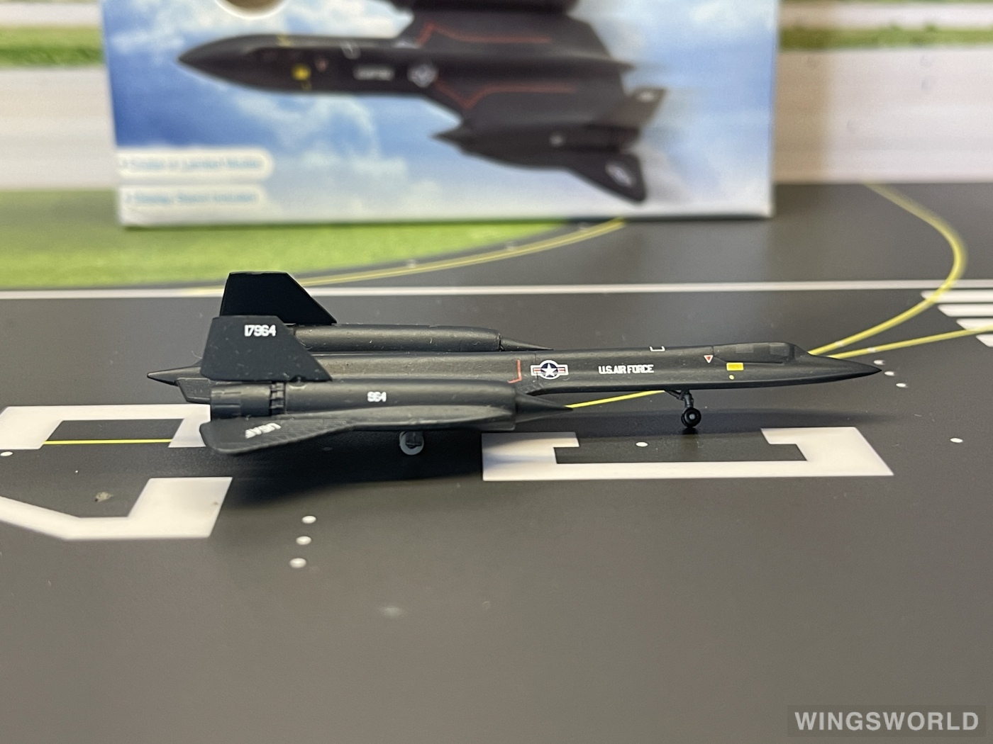 Dragon Models 1:400 56263 USAF 美国空军 Lockheed SR-71 Blackbird 61-7964