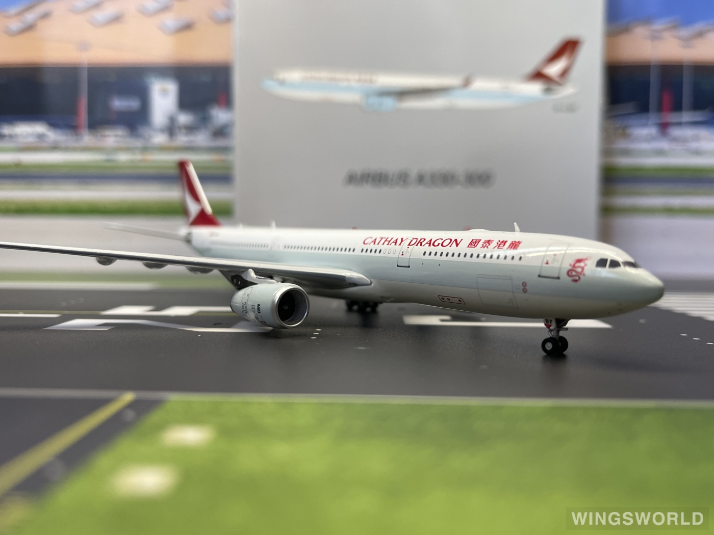 Aviation400 1:400 AV4102 Cathay Dragon 国泰港龙航空 Airbus A330-300 B-LBF
