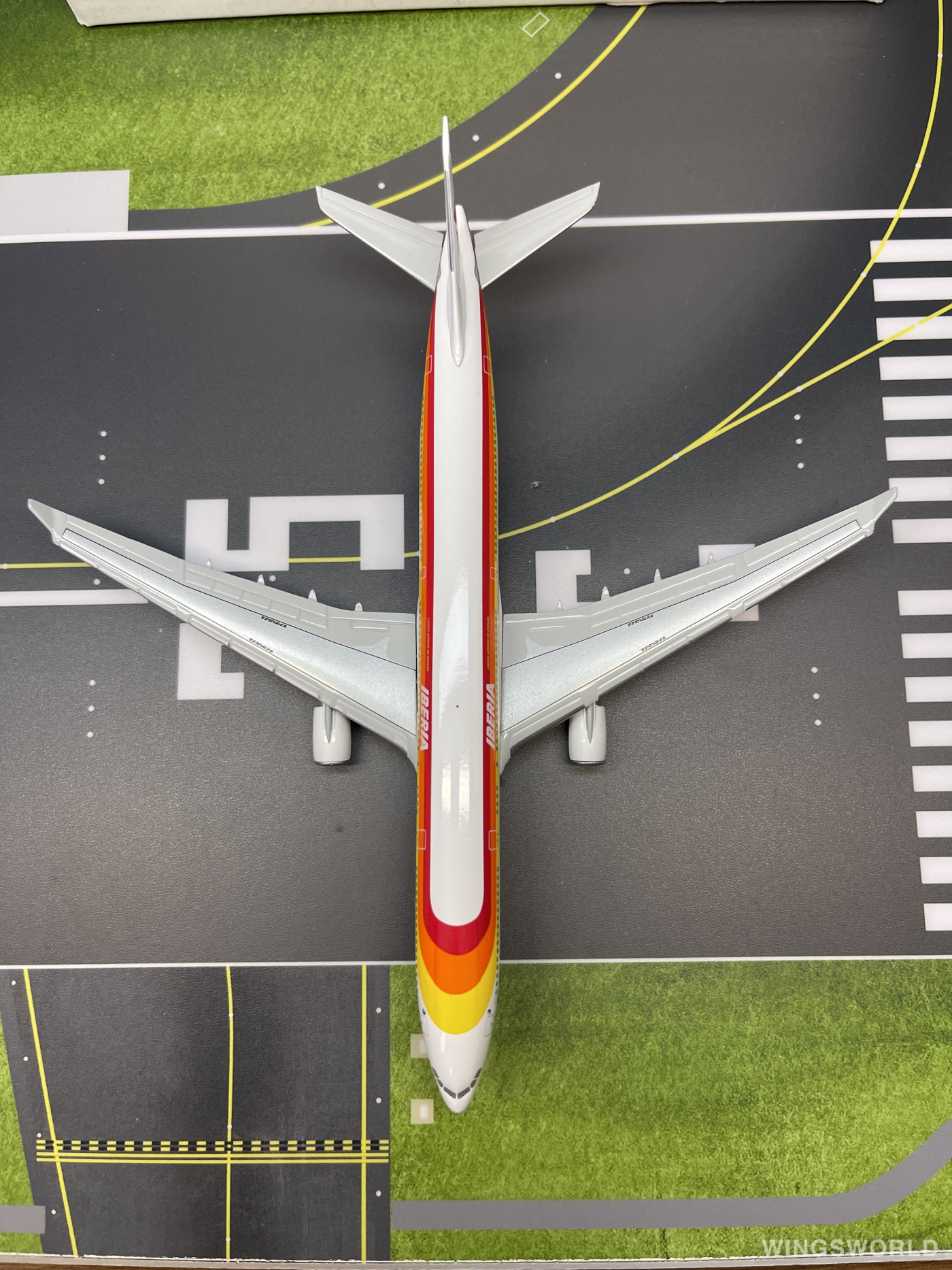 Hogan 1:400 HG5439 Iberia 西班牙国家航空 Airbus A330-300 EC-LUB
