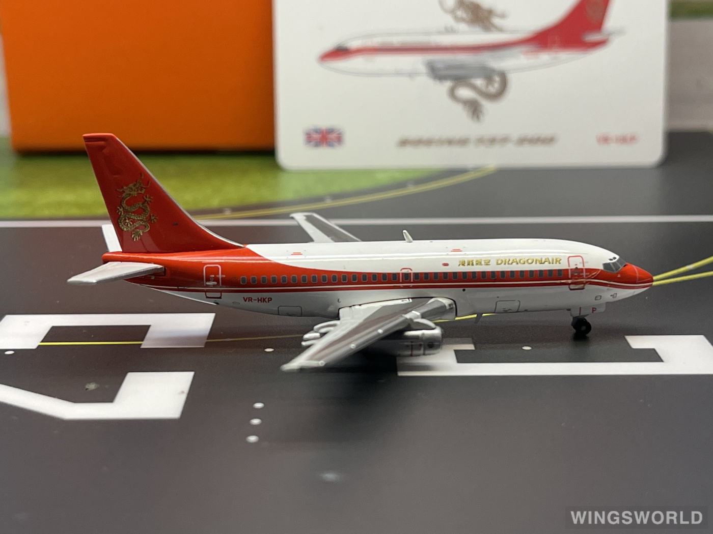 JC Wings 1:400 EW4732001 Dragonair 港龙航空 Boeing 737-200 VR-HKP