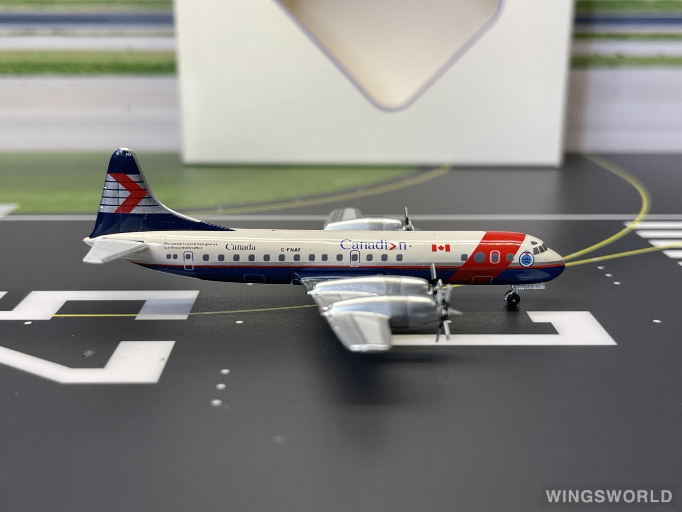 AeroClassics 1:400 AC419936 Canadian Airlines 加拿大航空 Lockheed L-188 Electra C-FNAY