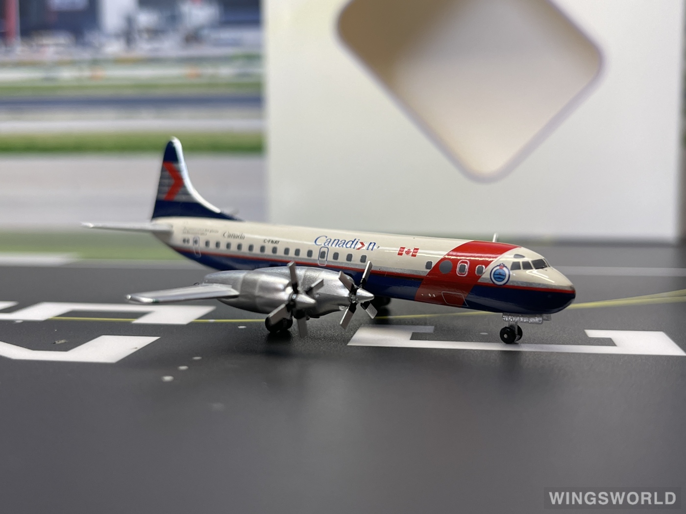 AeroClassics 1:400 AC419936 Canadian Airlines 加拿大航空 Lockheed L-188 Electra C-FNAY