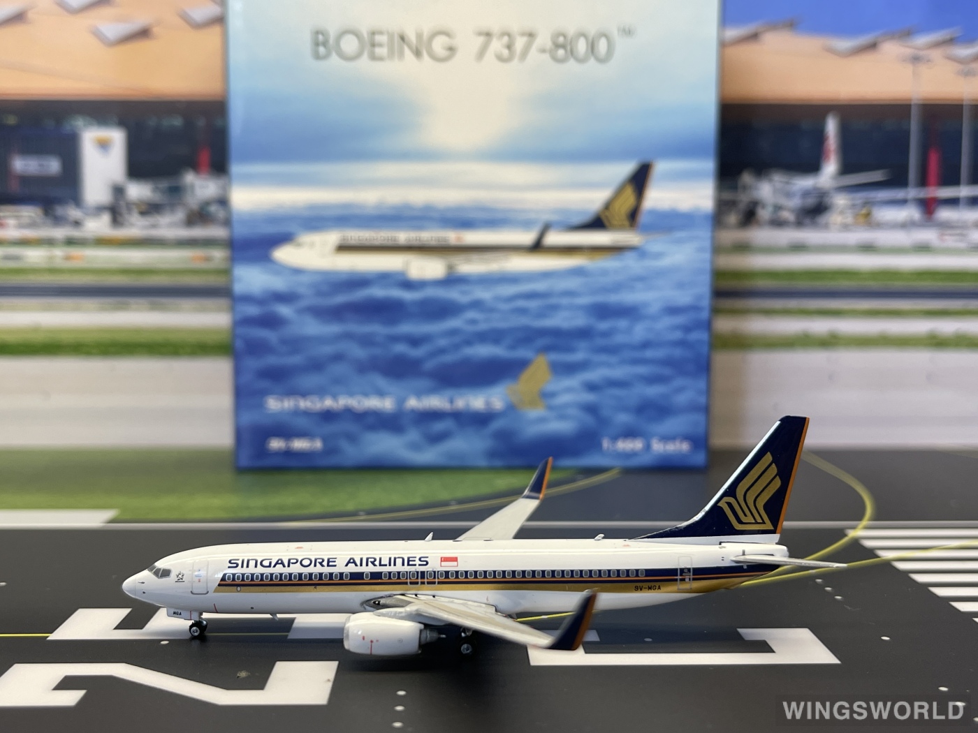 JC Wings 1:400 EW4738011 Singapore Airlines 新加坡航空 Boeing 737-800 9V-MGA
