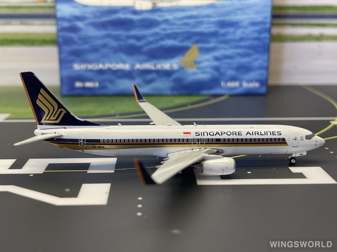 JC Wings 1:400 EW4738011 Singapore Airlines 新加坡航空 Boeing 737-800 9V-MGA