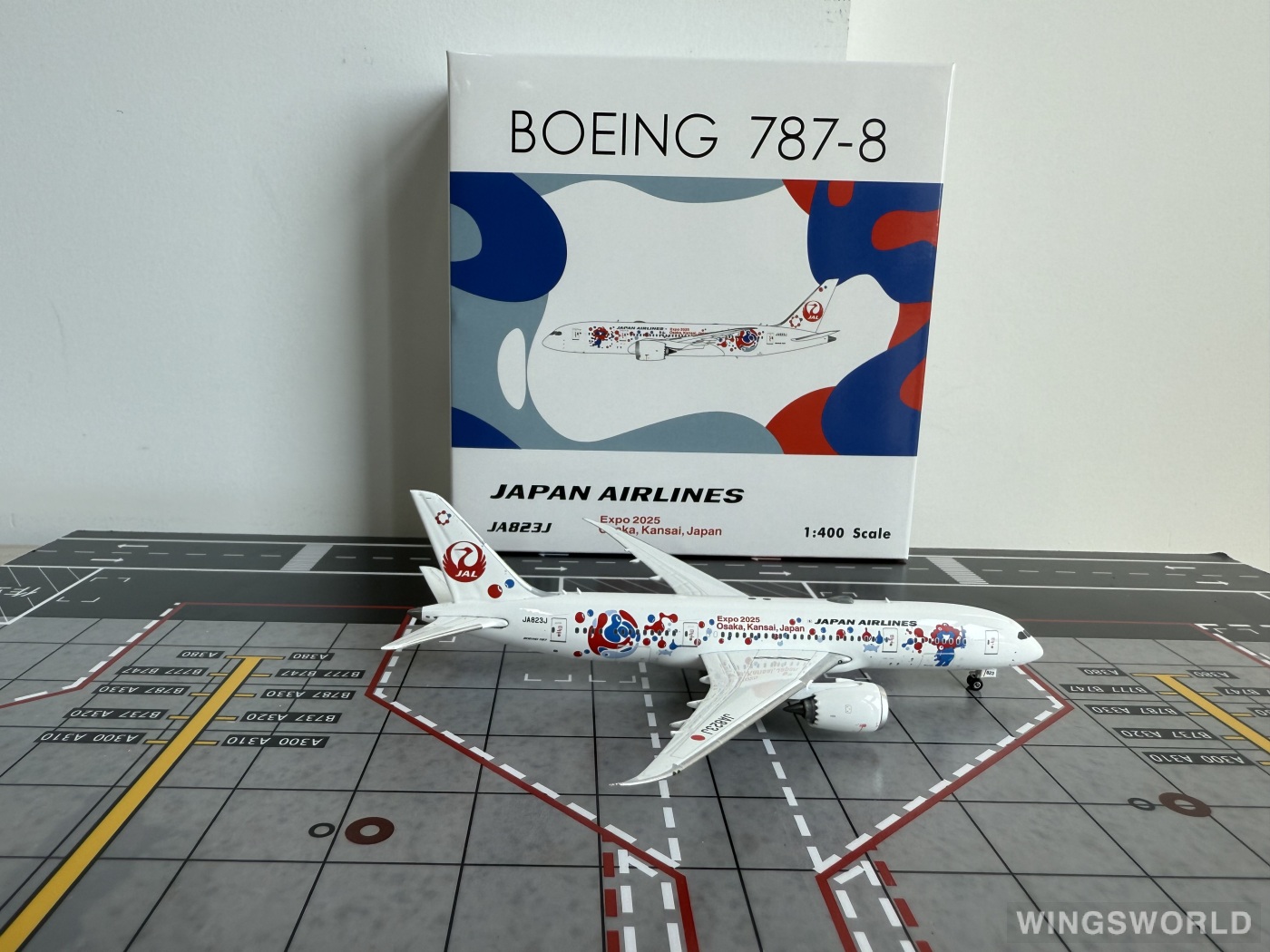 Phoenix 1:400 PH04603 Japan Airlines 日本航空 Boeing 787-8 JA823J