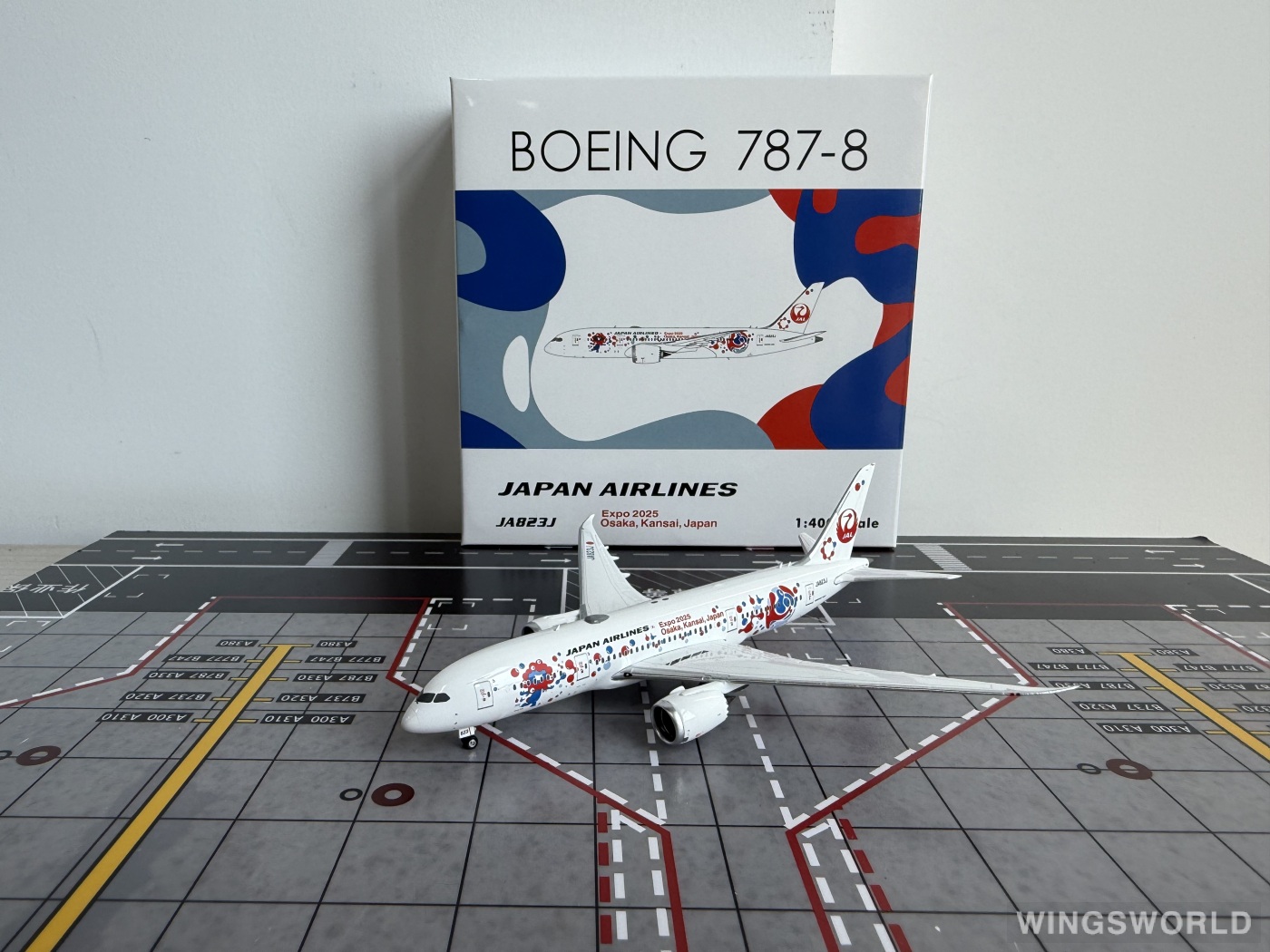 Phoenix 1:400 PH04603 Japan Airlines 日本航空 Boeing 787-8 JA823J