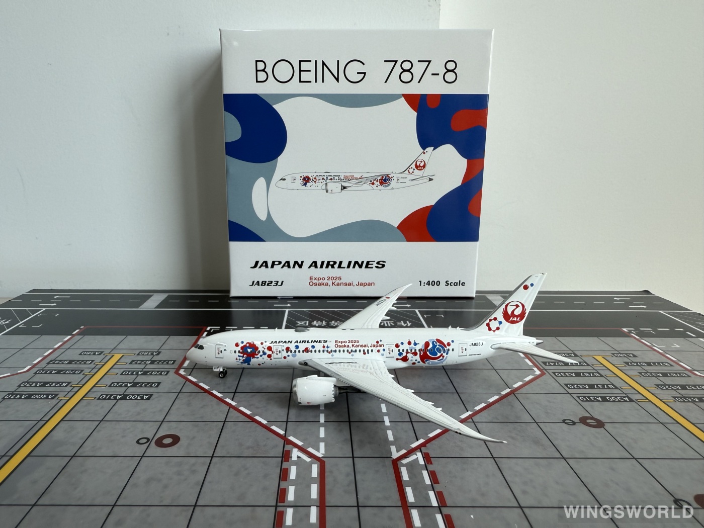 Phoenix 1:400 PH04603 Japan Airlines 日本航空 Boeing 787-8 JA823J