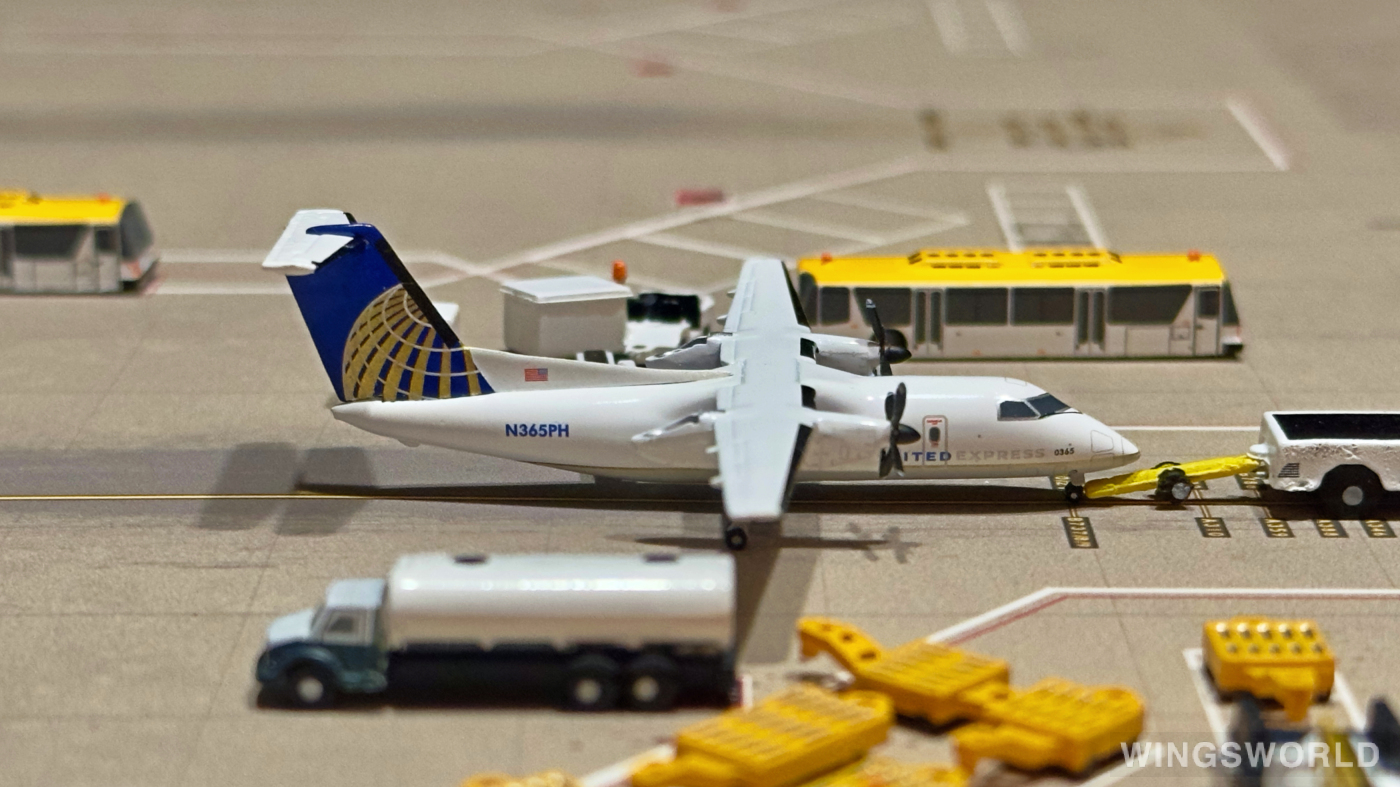 Geminijets 1:400 GJUAL1153 United Airlines 美国联合航空 Bombardier Dash 8-200 N365PH