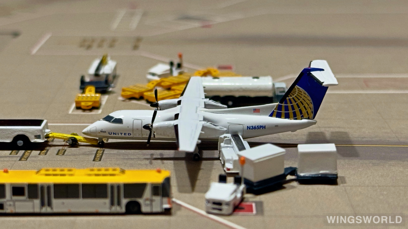 Geminijets 1:400 GJUAL1153 United Airlines 美国联合航空 Bombardier Dash 8-200 N365PH