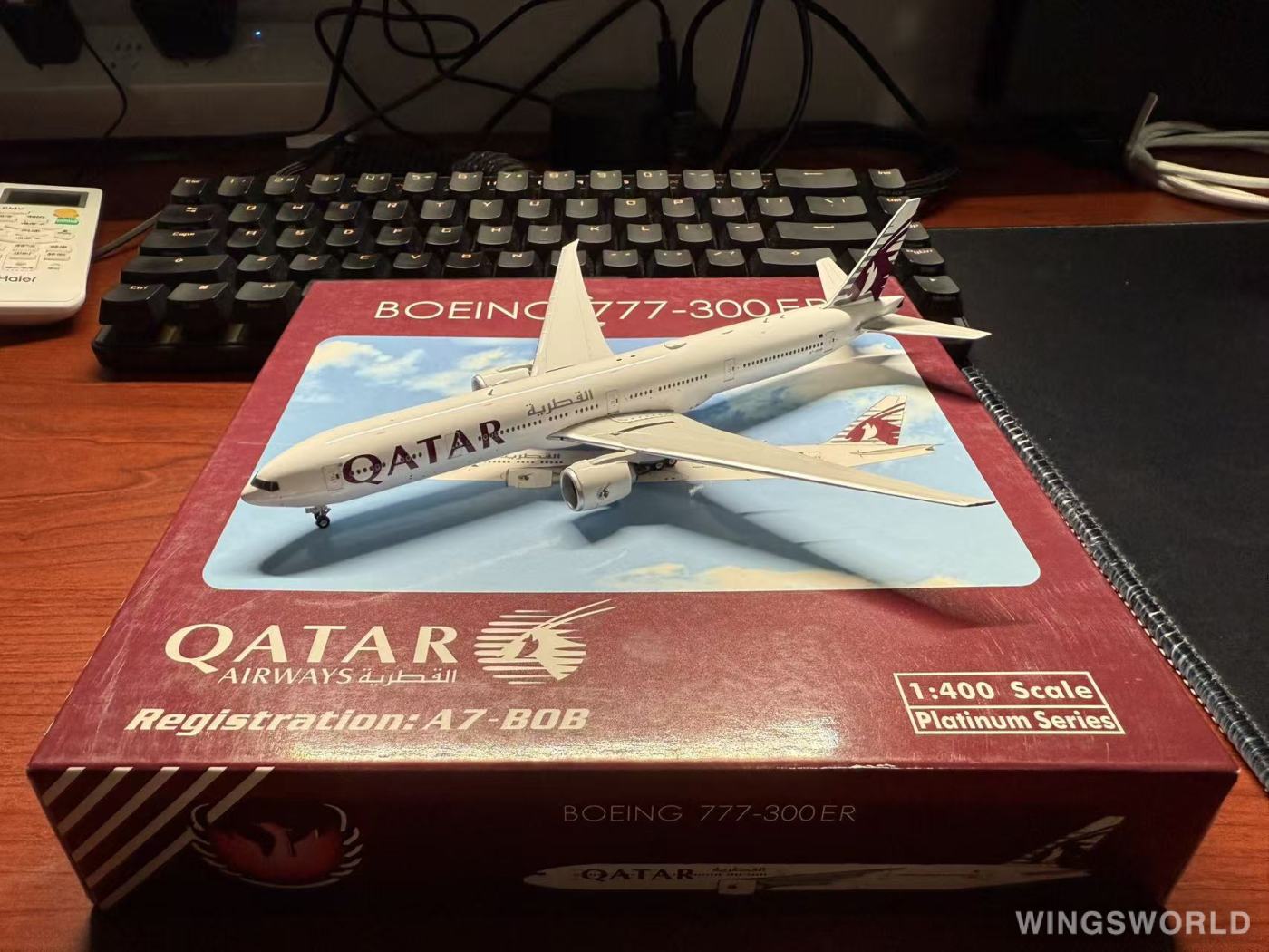 Phoenix 1:400 PH11738 Qatar 卡塔尔航空 Boeing 777-300ER A7-BOB